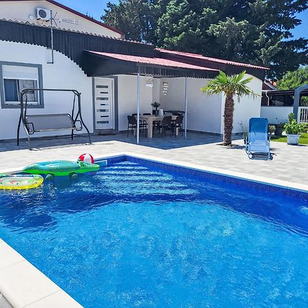 Holiday Home Matea By Interhome ニン エクステリア 写真